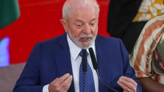 O presidente Luiz Inácio Lula da Silva se reúne com ministros, nesta segunda-feira (20), no Palácio do Planalto