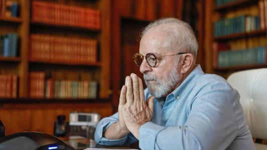 O presidente Luiz Inácio Lula da Silva conversou nesta quinta-feira (19) com o presidente da Colômbia, Gustavo Petro