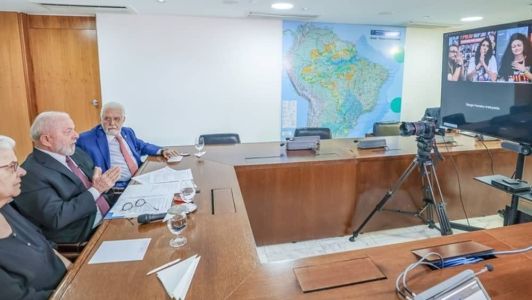 O presidente Luiz Inácio Lula da Silva conversou na quinta-feira (26)  com representantes do Fórum de Famílias de Reféns e Desaparecidos, de Israel