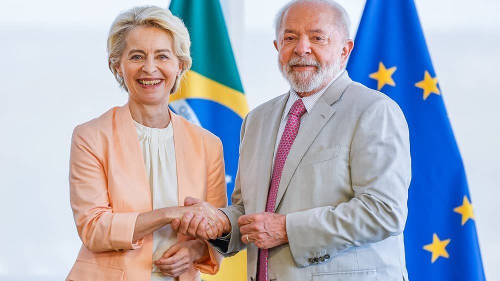 Lula conversa com presidente da Comissão Europeia sobre acordo com Mercosul 