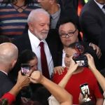 Lula chora ao falar de políticas para pessoas com deficiência: 'governar é cuidar das pessoas'
