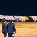 Voo com repatriados de Gaza chega em Brasília 