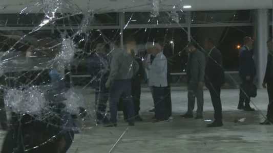 O presidente Lula (PT) se reúne com ministros na sede do STF após ataques em Brasília