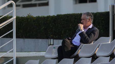 O presidente Sérgio Coelho acompanhou a reapresentação do elenco nesta quinta (3)