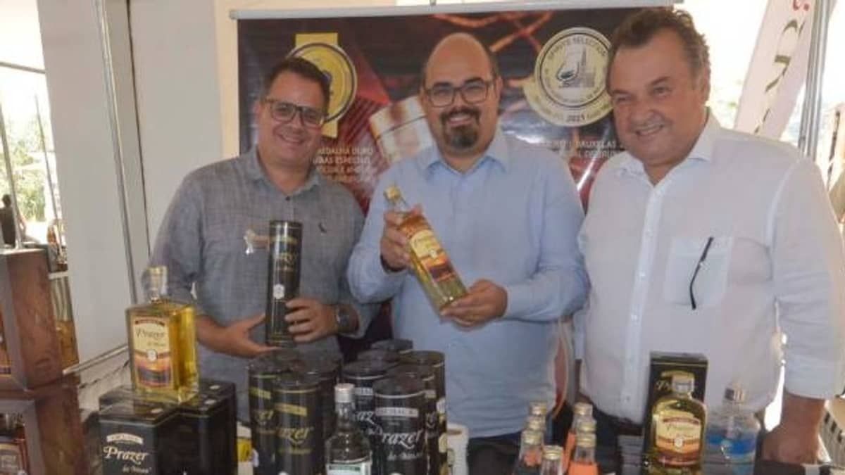 Governador e secretário da agricultura prestigiam feira da agricultura familiar  