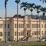 Professor da UFV investigado por estupro contra estudantes é readmitido