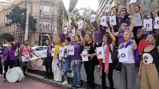 O protesto foi realizado na tarde desta quinta