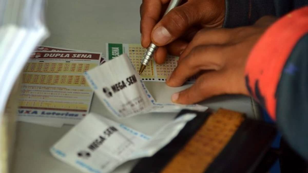 Mega-Sena acumula e pode pagar R$ 42 milhões