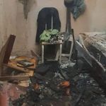 Homem acende vela para espantar mosquitos e casa pega fogo no interior de Minas Gerais