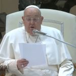 Internado há 18 dias, papa tem estado de saúde atualizado; veja boletim