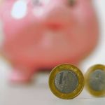 Saques da poupança superam aportes em R$ 6,25 bilhões em abril, diz BC