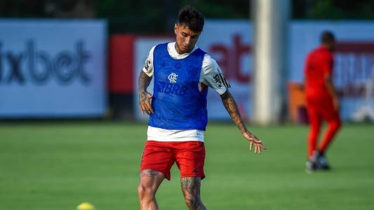 O retorno de Erick Pulgar foi a novidade do Flamengo nesta segunda-feira (16)