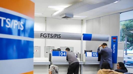 O saque pode ser feito pelo aplicativo FGTS