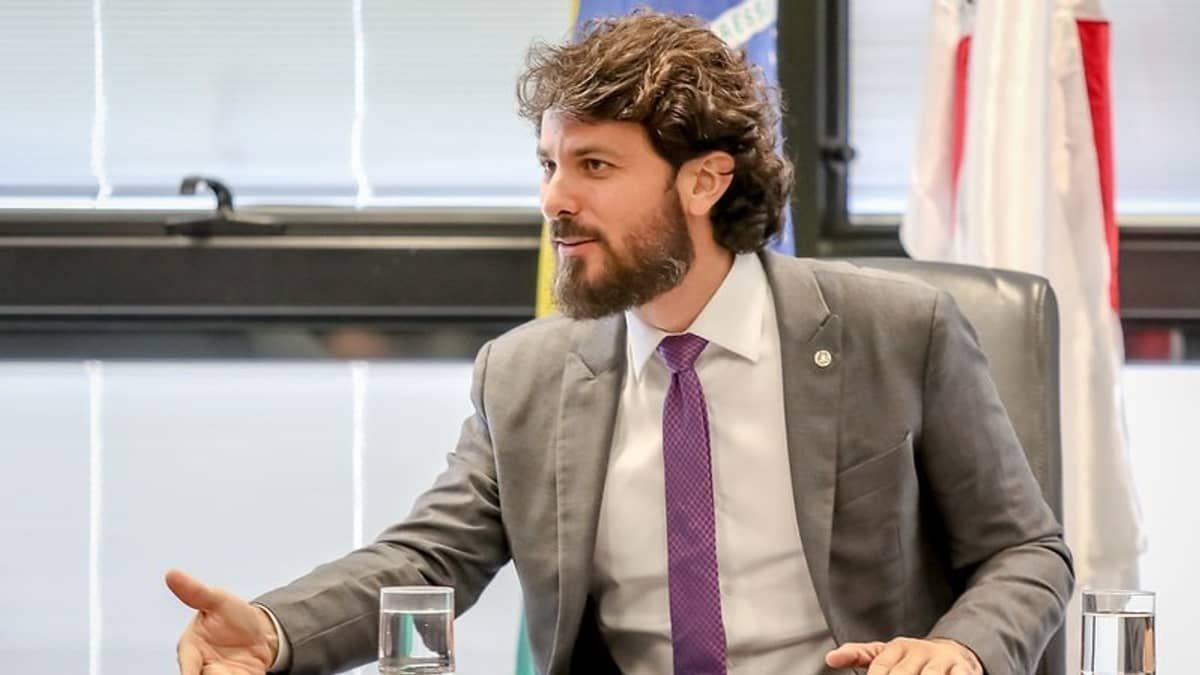 Decisão de Barroso evitou atraso de salários e prejuízo à população, diz secretário de Zema
