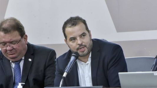 O secretário de Infraestrutura, Pedro Bruno, durante audiência na ALMG