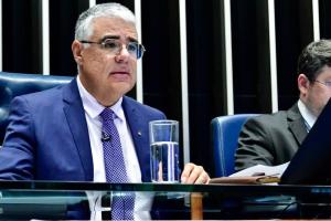 Senador Eduardo Girão será vice na chapa de Zema, confirma campanha