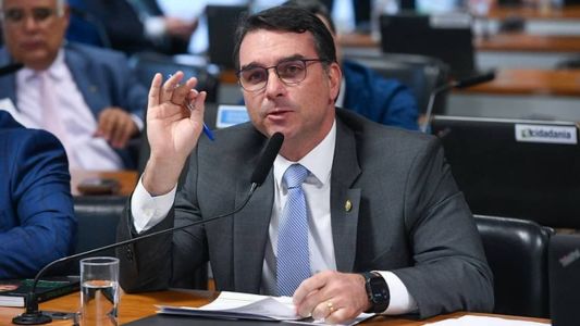 O senador Flávio Bolsonaro (PL-RJ) defendeu a decisão do ministro do STF André Mendonça