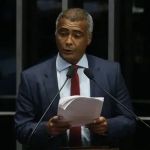 Após 13 dias de internação, senador Romário recebe alta do hospital