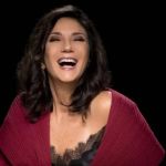 Há 45 anos, Zizi Possi estreou em disco e cantou com Chico Buarque 