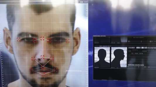 O sistema Smart Sampa prevê a instalação de 20 mil câmeras com reconhecimento facial pela cidade
