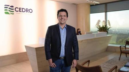 O sócio-majoritário Lucas Kallas que viu na Serra do Cabral a oportunidade de entrar com pé direito no negócio do café