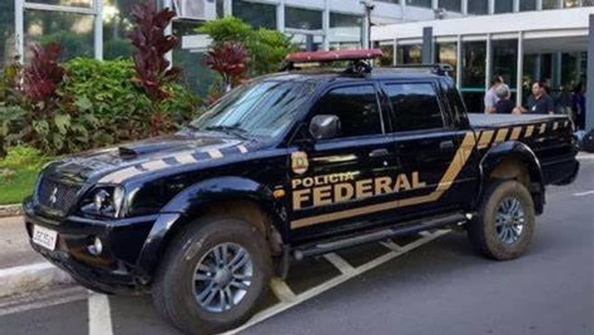 Polícia Federal extradita mineiro foragido procurado pela Interpol