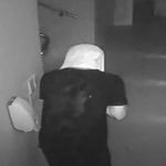 Homem que usava o Google Maps para escolher casas de luxo e roubar pertences é preso pela polícia