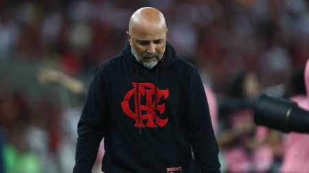 O técnico Jorge Sampaoli durante a partida entre Flamengo e Aucas