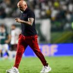 Sampaoli chuta microfone de transmissão de Goiás e Flamengo