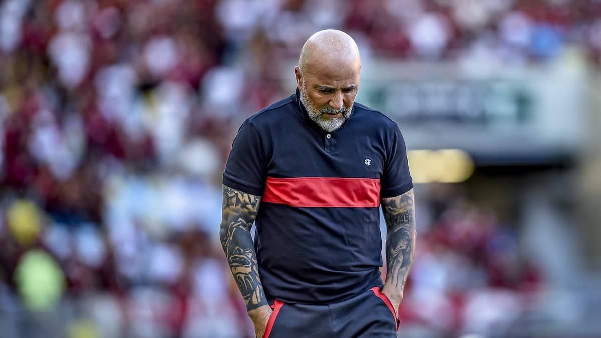 Após vitória, Sampaoli volta a cobrar melhora do Flamengo