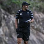 As opções do Botafogo para substituir Tchê Tchê contra o América