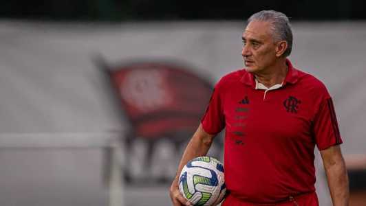O técnico Tite durante atividade do Flamengo, no Ninho do Urubu, visando o clássico com o Vasco