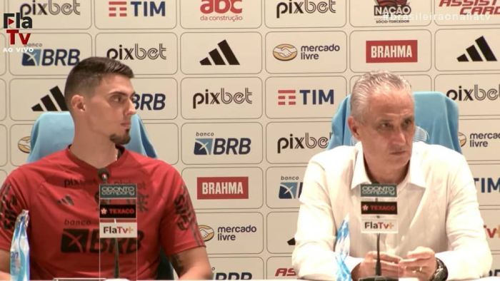 O técnico Tite e seu filho e auxiliar Matheus Bacchi após a vitória do Flamengo