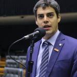 Deputado protocola projeto para acabar com diploma para engenheiro e mais 105 profissões