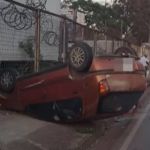 Carro capota e complica o trânsito na Via Expressa, na Grande BH