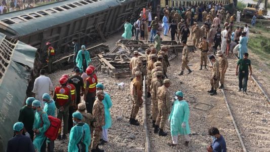 O trem seguia de Karachi, cidade mais populosa do Paquistão, no sul do país, para Abbottabad, na região norte.