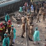 Acidente de trem deixa 28 mortos no sul do Paquistão