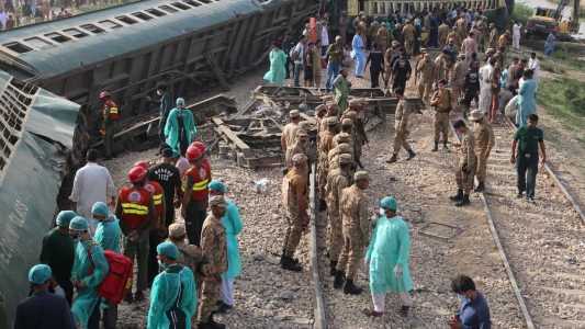 O trem seguia de Karachi, cidade mais populosa do Paquistão, no sul do país, para Abbottabad, na região norte.