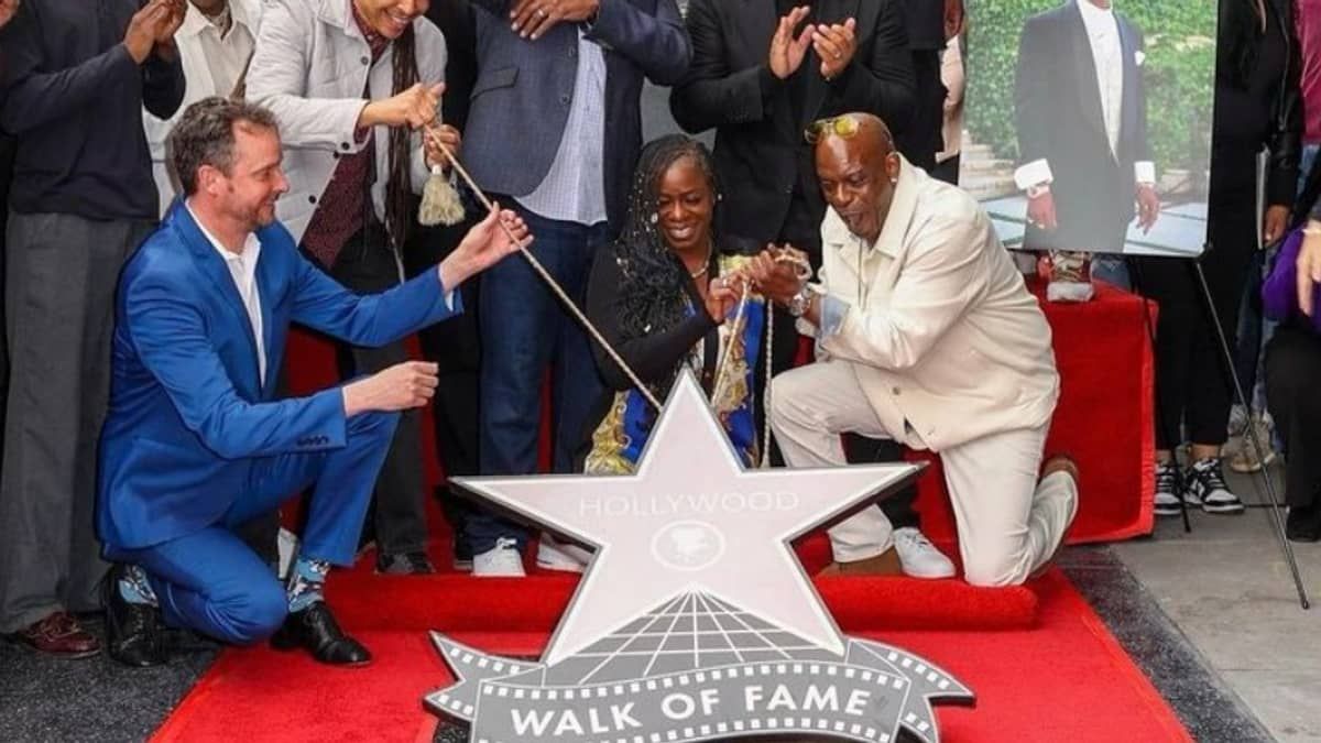 Tupac Shakur recebe estrela na Calçada da Fama