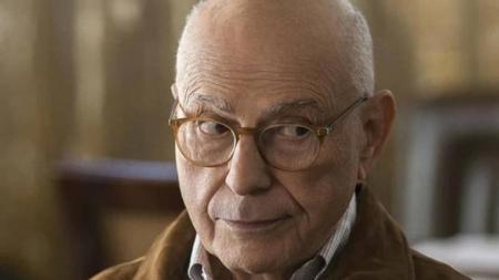 O último trabalho do ator foi na séria da Netflix "O Método Kominsky"