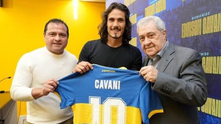 O Vasco fez proposta para contratar Edinson Cavani, mas ele foi para o Boca Juniors