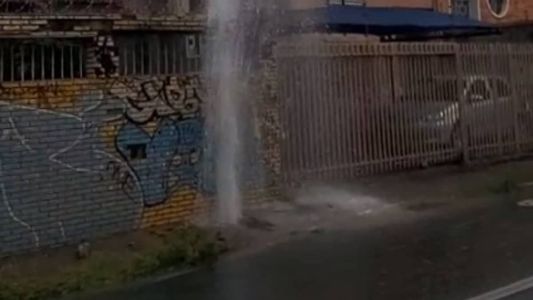 O vazamento começou na tarde desta sexta-feira (20)