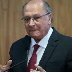 Alckmin diz que ministério é cargo de confiança, mas que não conversou com Lula sobre eventual saída
