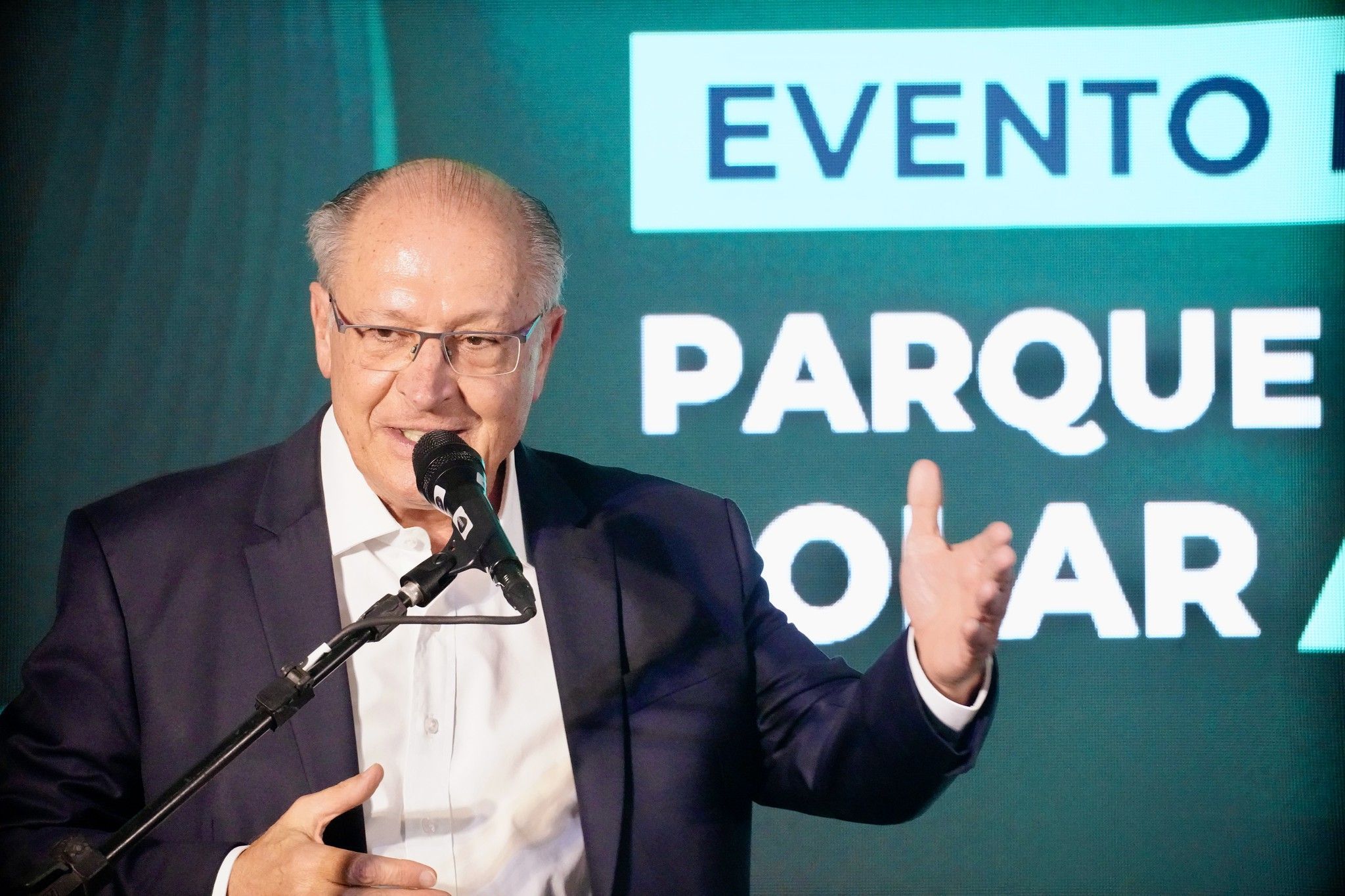 Alckmin fala em dialogar com os EUA após novo 'tarifaço' sobre o aço e prevê produtos mais caros