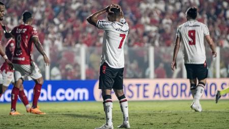 O Vila Nova fez valer o mando de campo diante do Vitória