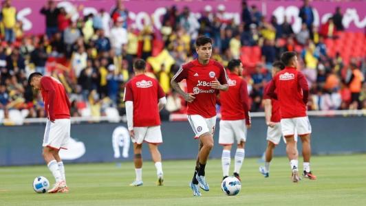 O volante Erick Pulgar em atividade pela seleção do Chile