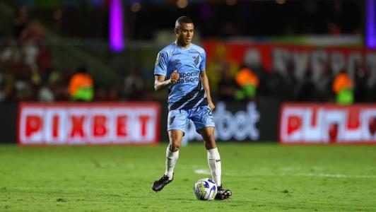 O volante Erick, um dos pilares do Athletico na atual temporada