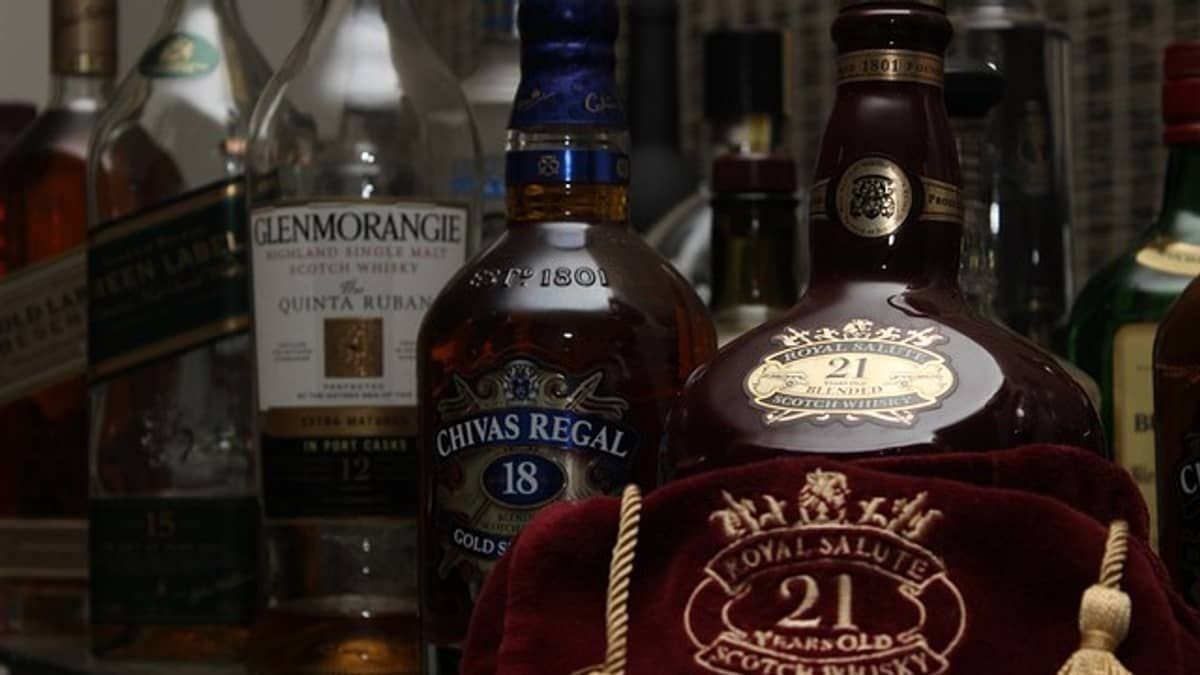 Red, Blue e Black: qual é o melhor tipo de whisky?
