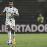 Jemerson cobra respostas após ataques racistas contra delegação do Atlético na Venezuela: 'até quando?'