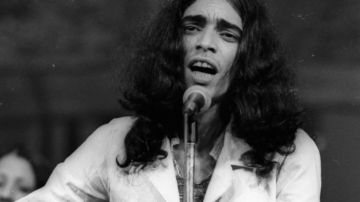Maria Bethânia, Cida Moreira e Edy Star regravam a obra de Sérgio Sampaio 